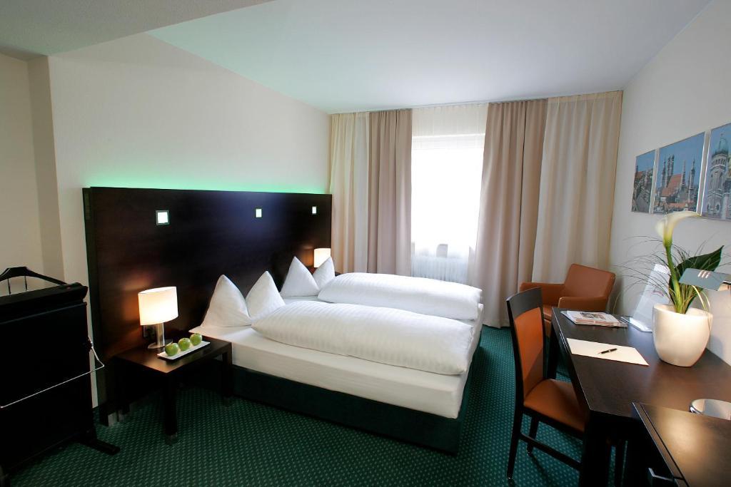 Flemings Hotel Frankfurt-Messe Frankfurt am Main Zimmer foto